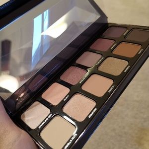 Laura Mercier eye art artist's palette